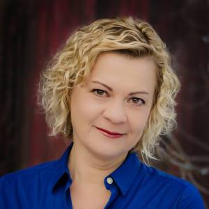 Sonja Yoerg, author of House Broken